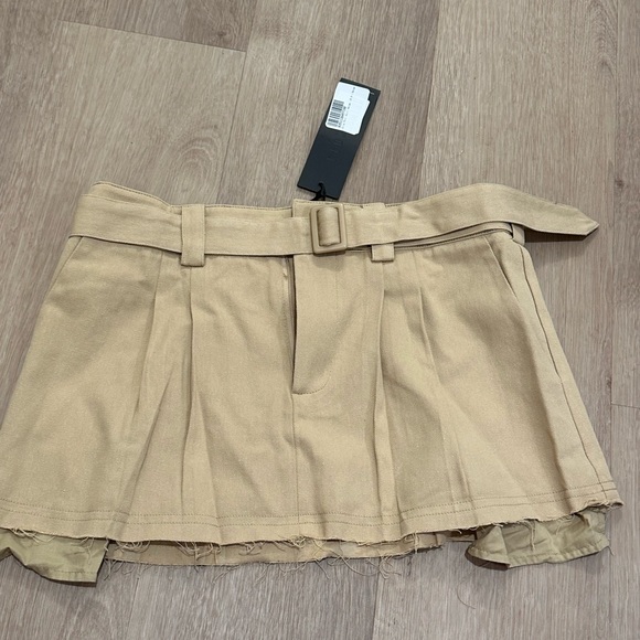 Elle Mini Skirt Beige Size 0/XXS - Picture 4 of 4